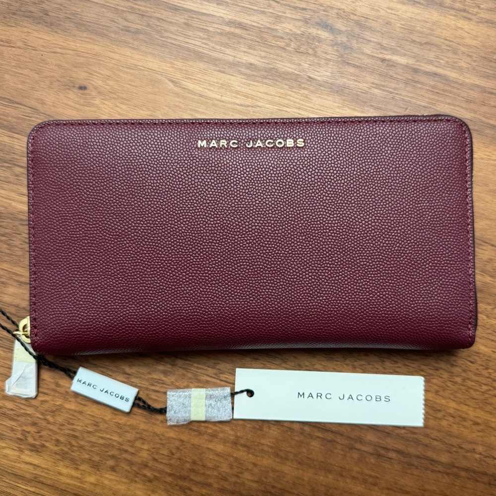Brand New Marc Jacobs Zip-around Wallet in Pomegranate